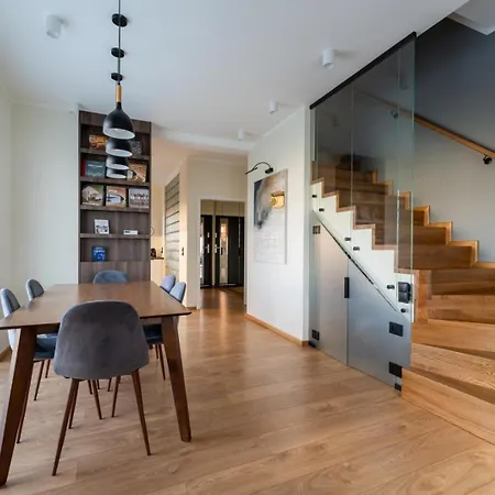 Dom Black & Vibe - Z Ogrodem, Blisko Lasu, Dobry Design, Workation - Spaceapart