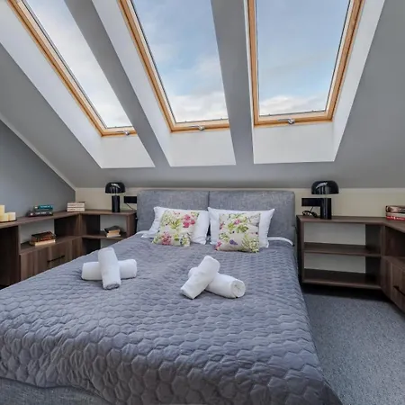 Dom Black & Vibe - Z Ogrodem, Blisko Lasu, Dobry Design, Workation - Spaceapart Villa *