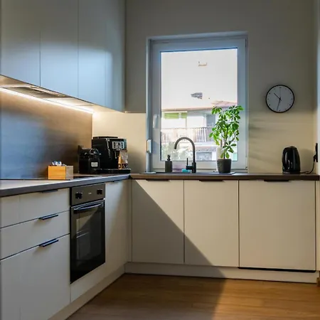 Villa Dom Black & Vibe - Z Ogrodem, Blisko Lasu, Dobry Design, Workation - Spaceapart Jelenia Góra