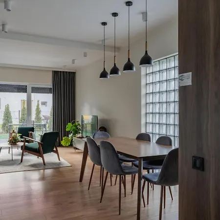 Dom Black & Vibe - Z Ogrodem, Blisko Lasu, Dobry Design, Workation - Spaceapart Villa